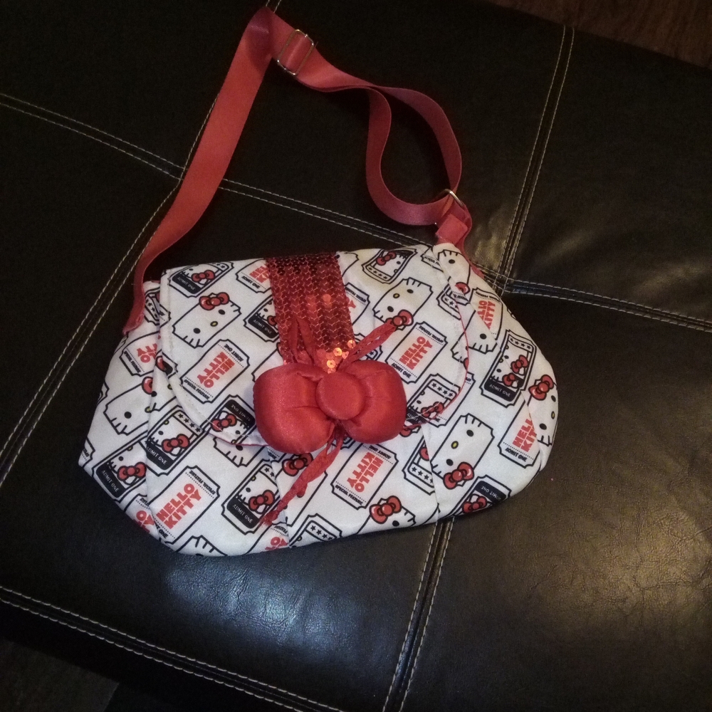 Hello Kitty Patterned Red And White Shoulder Bag - image 5